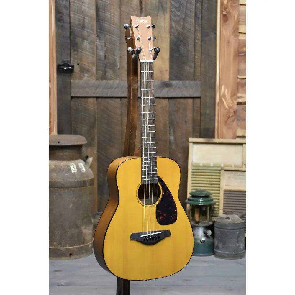Guitarra Acústica Pequeña Yamaha JR1
