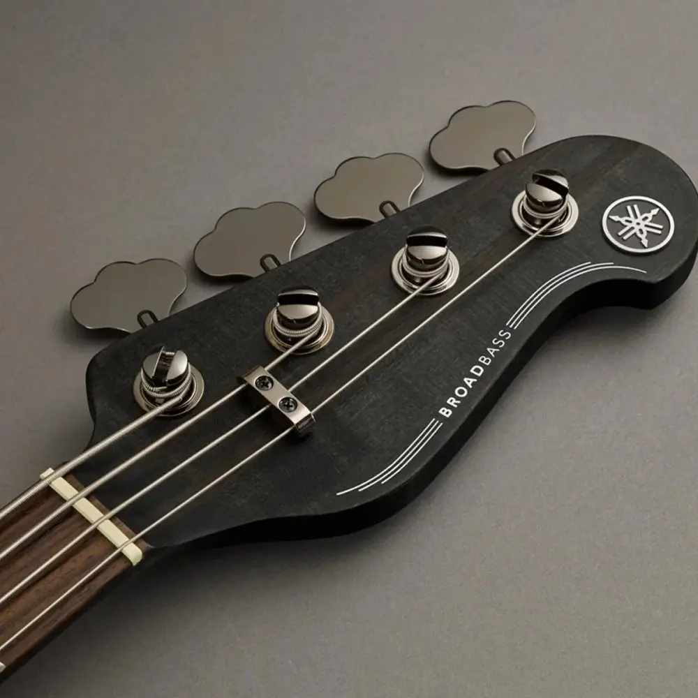 Bajo Eléctrico Yamaha BB734AMTBL