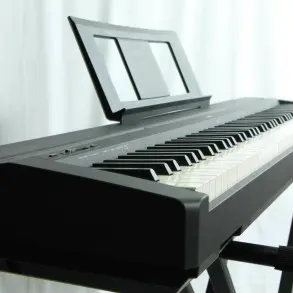 Piano Digital Yamaha P45 88 Teclas pesadas 10 Sonidos
