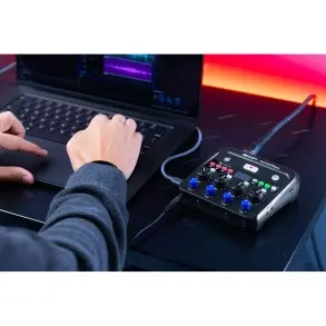 Grabador Podcast Zoom P4Next Portátil De 4 Canales