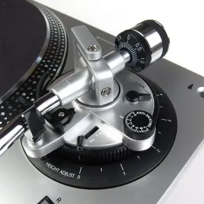 Bandeja Tocadiscos Audio Technica Lp120 Usb Vinilo Giradisco De Accion Directa Salidas Usb-rca AT-LP120XUSB-SV