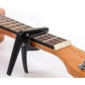 Capotraste Magma Para Ukelele MC-07