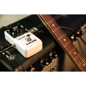 Pedal de Efecto NUX DELUXE BOOST CORE True Bypass
