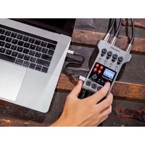 Grabador Digital ZOOM PodTrak P4 Mixer 4 Canales