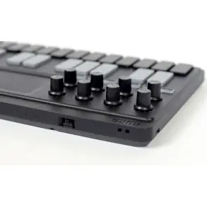 Controlador Korg NanoKey Studio Midi Movil con Bluetooth