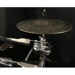 Soporte de hihat remoto con Clamp al bombo Pearl Cla-130 fijo