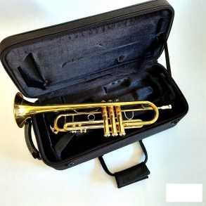Trompeta Lincoln Winds Deluxe Tono Bb Gold lacquer con Estuche Rigido