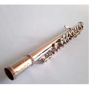 Flauta Traversa Lincoln Winds en C de Plata 16 Agujeros con Estuche.