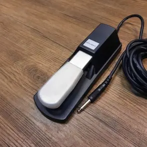 Pedal Sustain Kurzweil KP1 Usado
