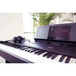 Piano Yamaha Dgx670 88 Teclas Arranger Con Bluetooth