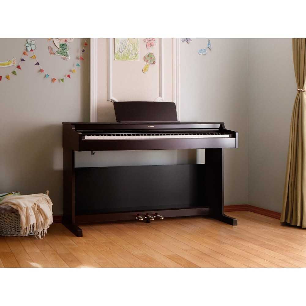 Piano Digital Con Mueble Y 3 Pedales Yamaha Ydp145r Arius