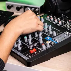Mixer 12 Canales Samson MXP124FX con Efectos & USB