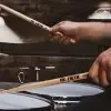 Palillos Vic Firth 5a AMERICAN CLASSIC® Hickory Punta Madera