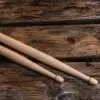 Palillos Vic Firth 5a AMERICAN CLASSIC® Hickory Punta Madera