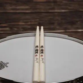 Palillos Vic Firth Signature Series Buddy Rich SBR Blancos