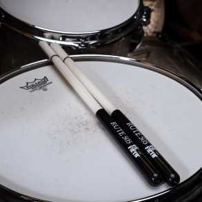 Escobillas Vic Firth Rute 505 Nylon