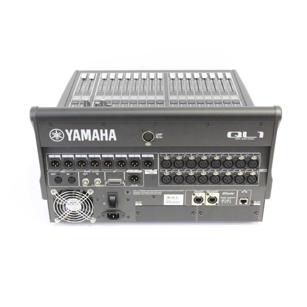 Mixer Digital Yamaha QL1 32 Canales 8 Stereos