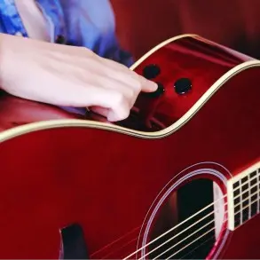 Guitarra Acustica Yamaha TransAcusti FSTARR