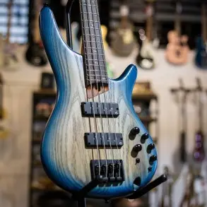 Bajo Eléctrico Ibanez SR600ECTF | Activo De 4 Cuerdas | Color COSMIC BLUE STARBURST