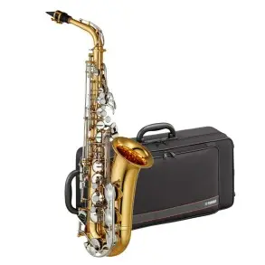 Saxo Alto Yamaha YAS26 con estuche