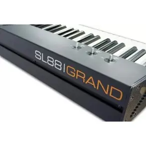 Controlador MIDI Studio Logic SL88 GRAND