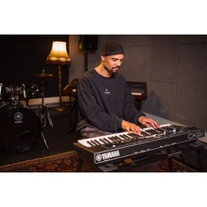 Stage Piano Yamaha CK61 61 Teclas con Drawbars y Parlantes
