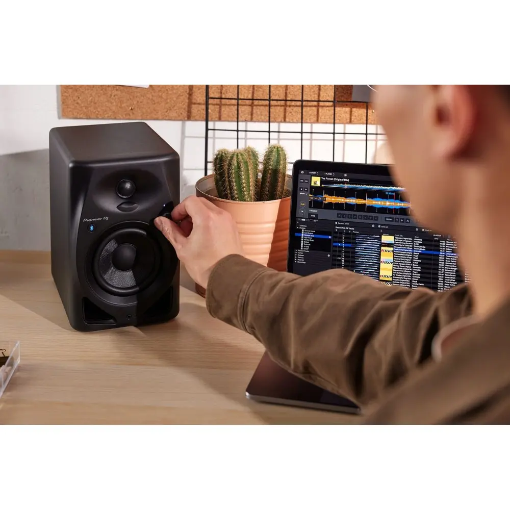 Monitores De Estudio Pioneer Con Bluetooth DM-50D-BT 50w 5" Pulgadas