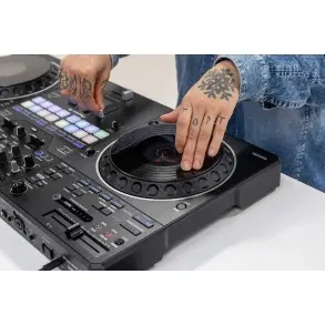 Controlador DJ Pioneer DDJ-REV5 De 2 Canales Para Rekordbox y Serato DJ PRO