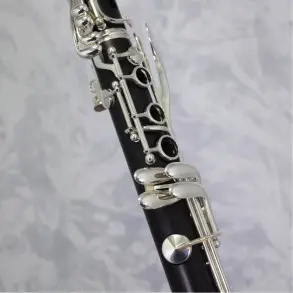 Clarinete Yamaha YCL450 Si bemol llaves plata niquelada + estuche tipo mochila