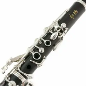 Clarinete Yamaha YCL450 Si bemol llaves plata niquelada + estuche tipo mochila