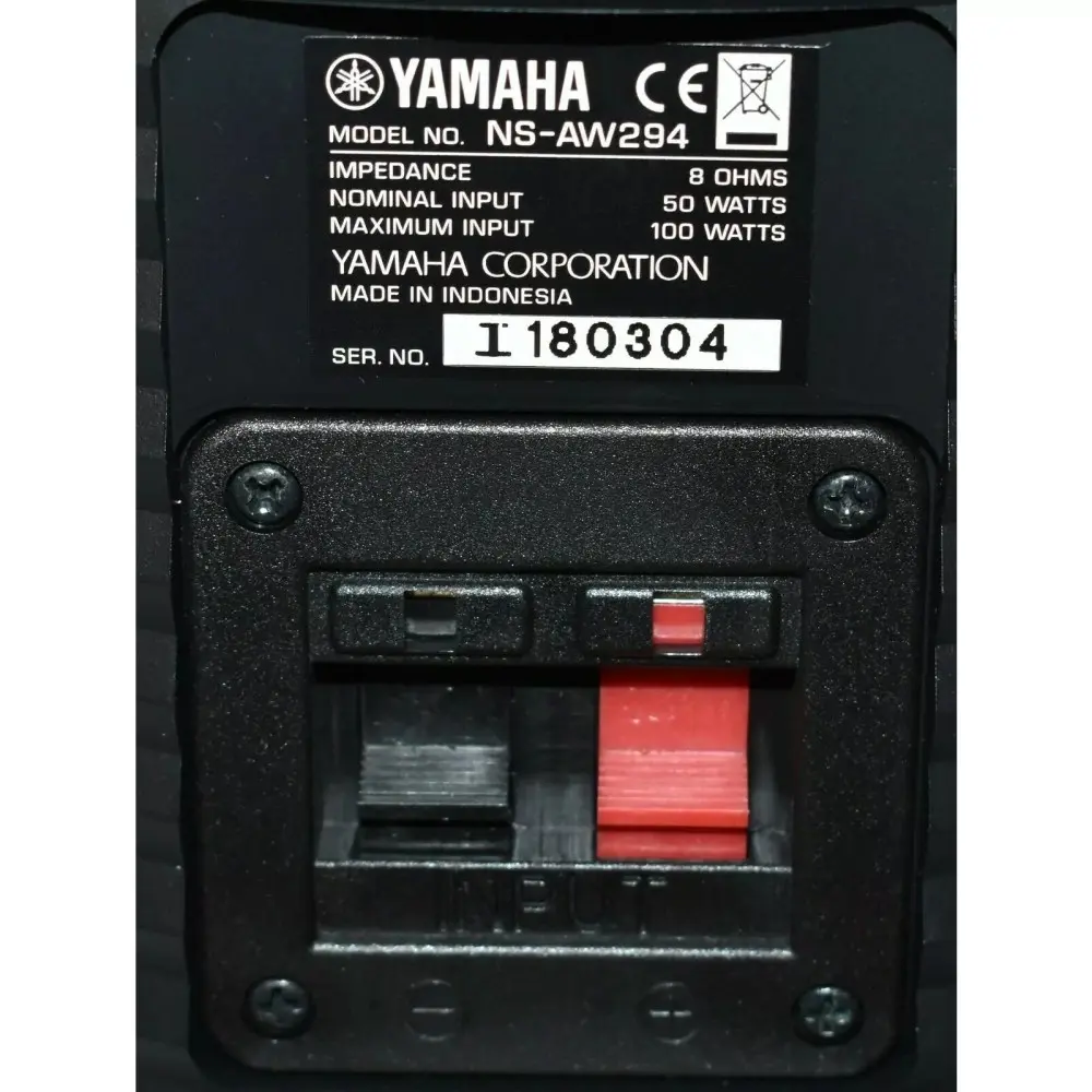 Bafle de instalacion Interior o Exterior Yamaha NSAW294B 6" Par con soporte de pared