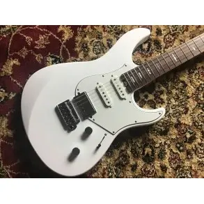 Guitarra Eléctrica Yamaha Pacifica Standard Plus PACS+12SW con funda Color Blanco