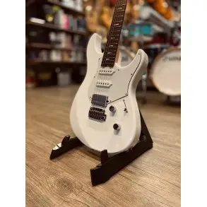 Guitarra Eléctrica Yamaha Pacifica Standard Plus PACS+12SW con funda Color Blanco