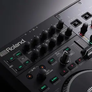 Controlador De Dj Roland Dj-707m 4 Canales Dj Serato Pro