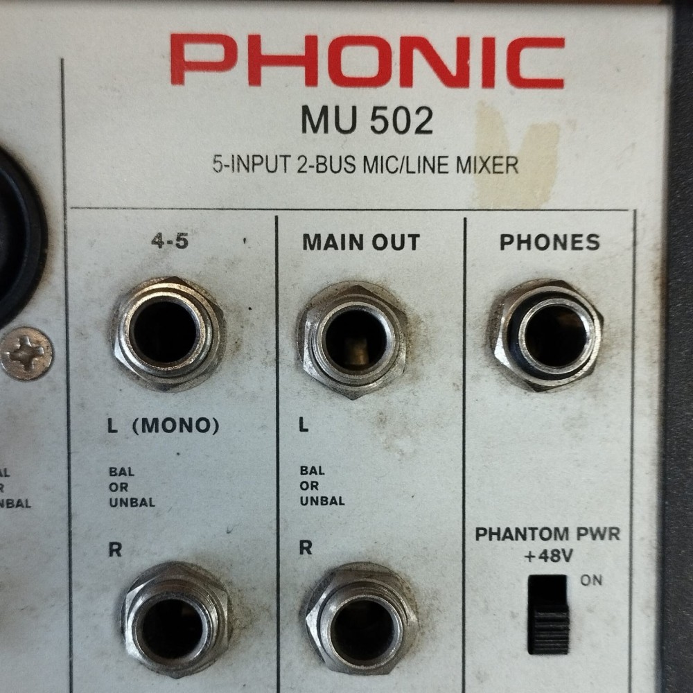 Mixer Phonic Analogico 4 canales Multiefecto AM105FXU USADO