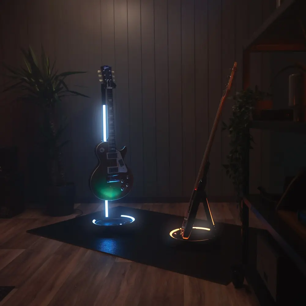 Soporte de Guitarra o bajo universal con Luz Led Gravity GSLS01NHB con cuello y cierre automatico