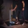 Soporte de Guitarra o bajo universal con Luz Led Gravity GSLS01NHB con cuello y cierre automatico