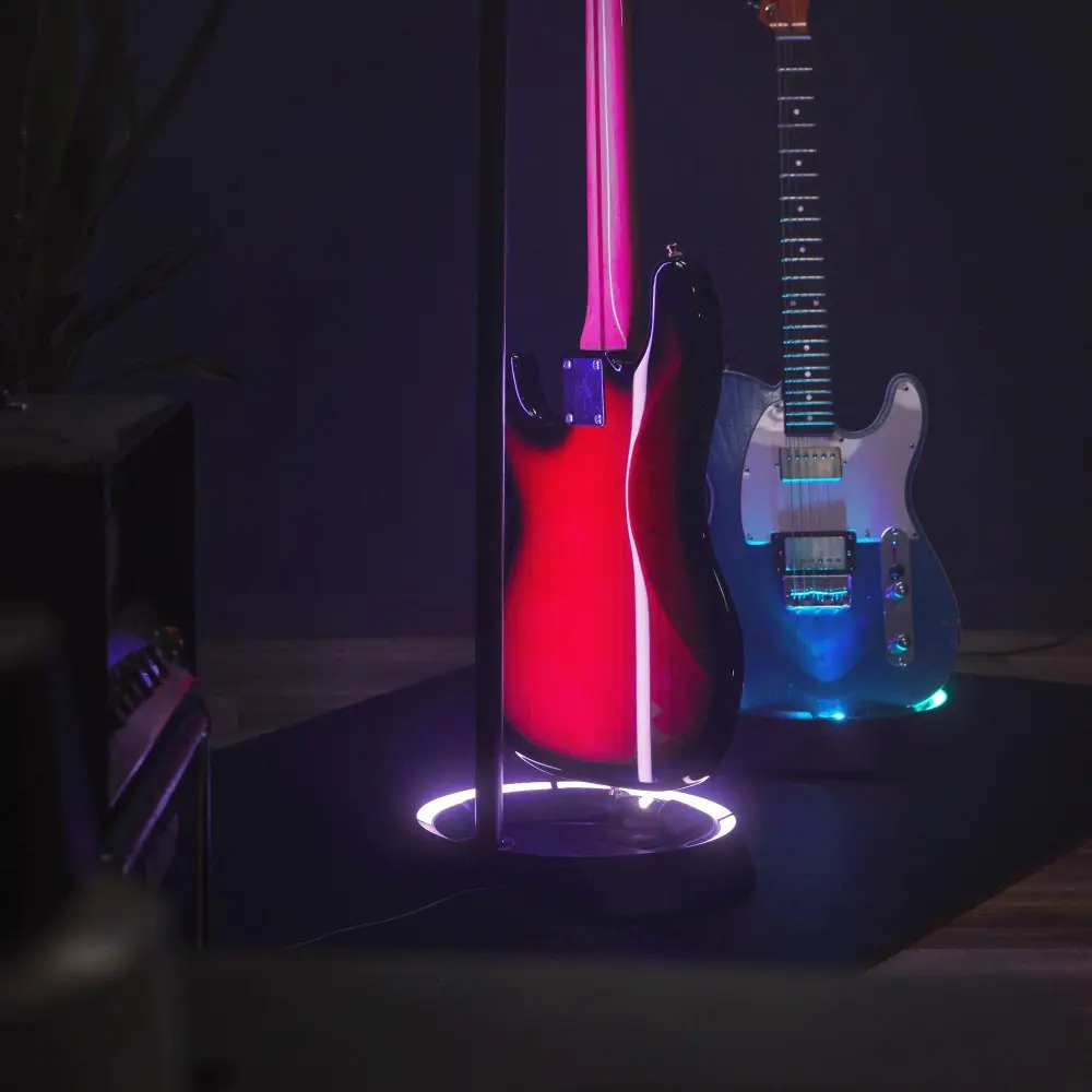 Soporte de Guitarra o bajo universal con Luz Led Gravity GSLS01NHB con cuello y cierre automatico