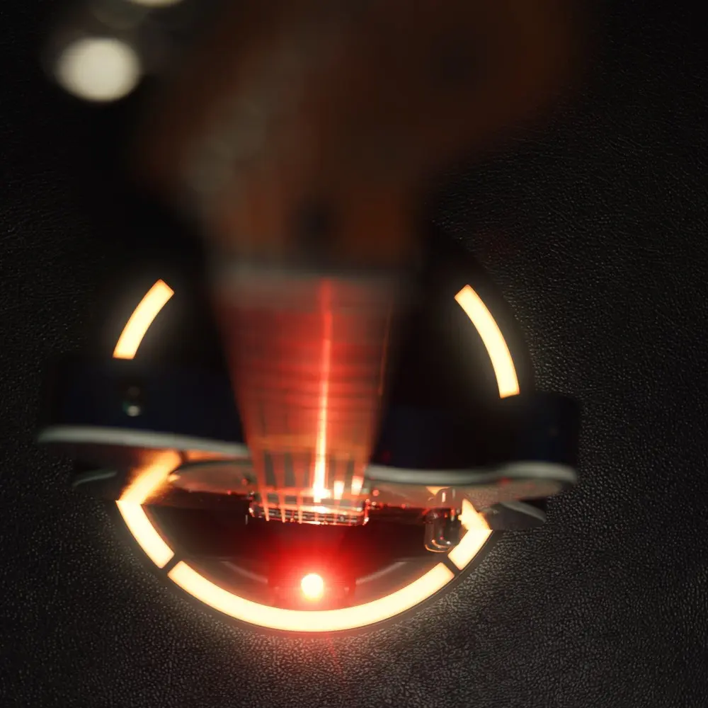Soporte de Guitarra o bajo universal con Luz Led Gravity GSLSA01B