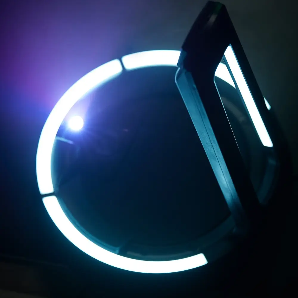 Soporte de Guitarra o bajo universal con Luz Led Gravity GSLSA01B