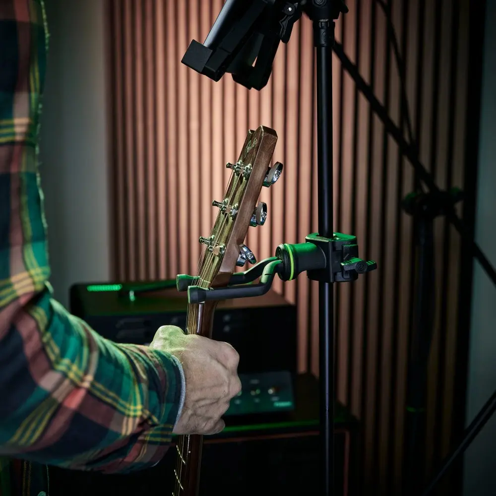 Soporte Portatil con clamp para Guitarra o bajo Gravity GSMS08