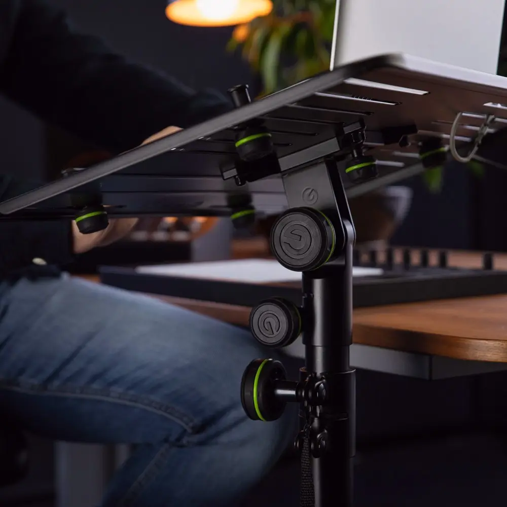Soporte Trípode Multiuso Para Notebook o Controlador DJ Gravity LTST01 soporta 15 kg
