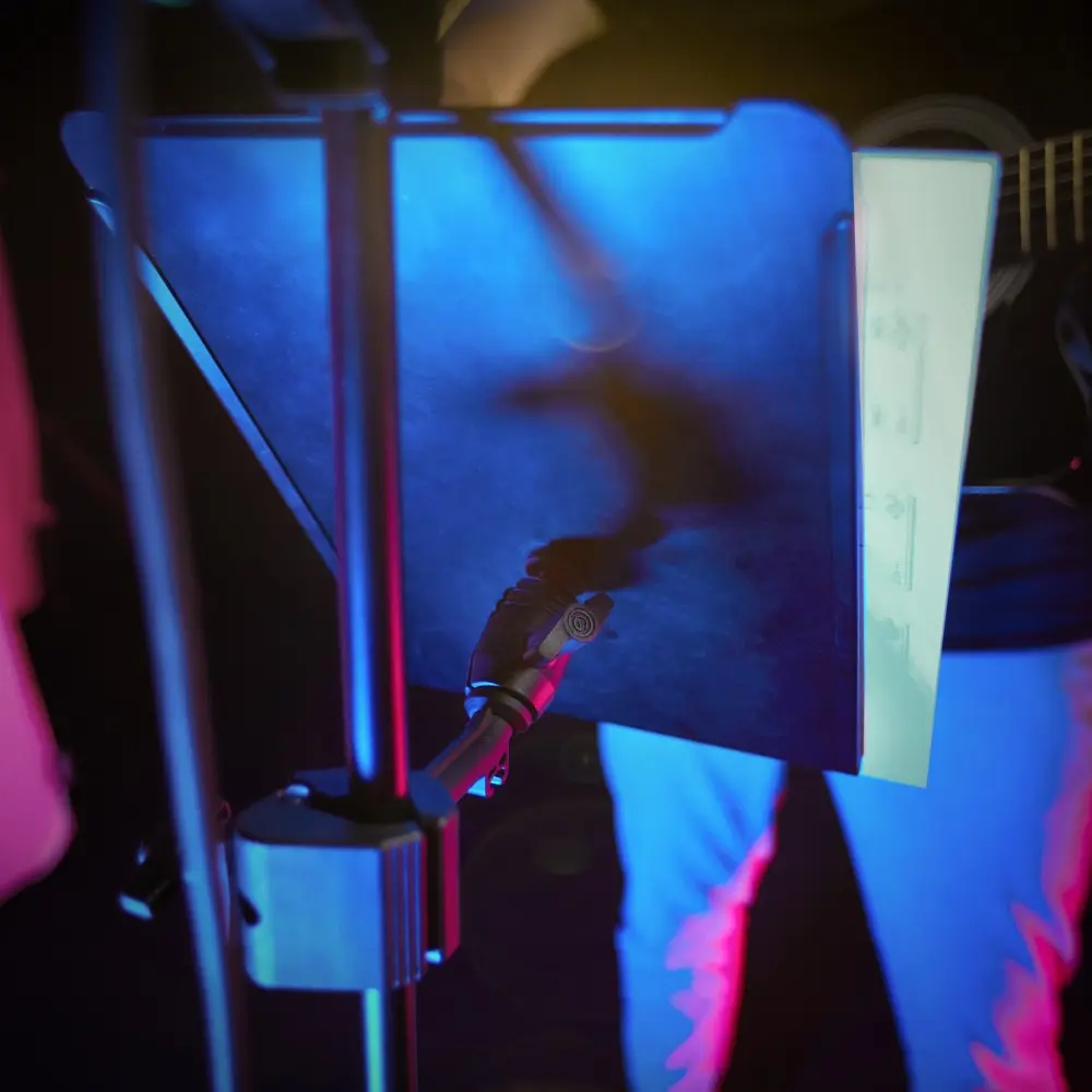 Bandeja Porta partituras o tablet Portatil multi proposito Gravity NSMS02 atril