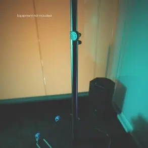 Soportes para Bafle Satelite Mount Pole Gravity SP2342GSB regulacion a GAS hasta 1,8m M20