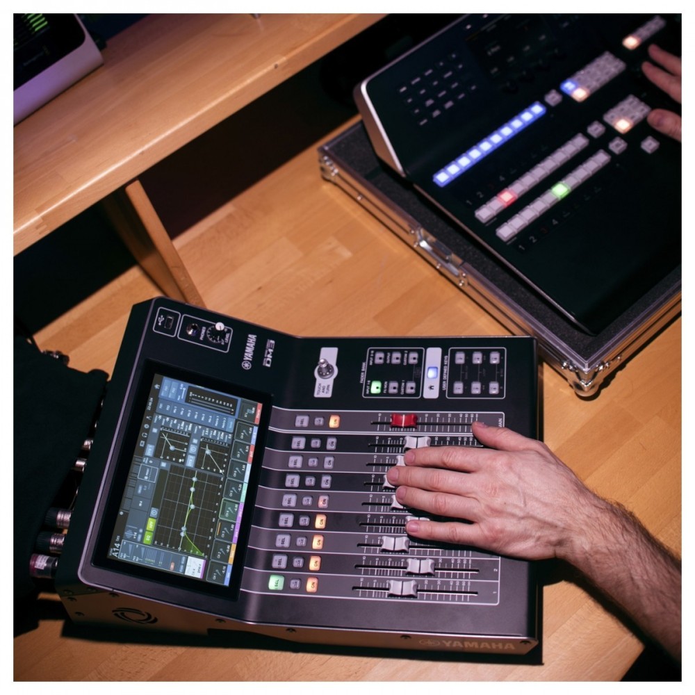 Mixer Digital de 16 Canales con Dante Yamaha DM3