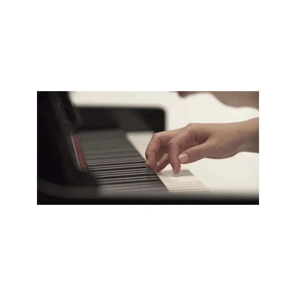 Piano Digital Con Mueble y Banqueta Yamaha CLP835B Clavinova Bluetooth