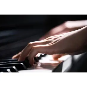 Piano Digital Con Mueble y Banqueta Yamaha CLP835B Clavinova Bluetooth
