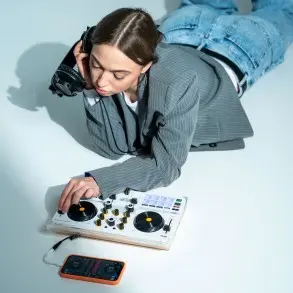 Controladora Dj Control Mix Ultra Hercules Dj Portatil