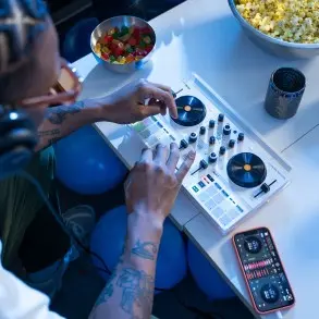 Controladora Dj Control Mix Ultra Hercules Dj Portatil