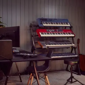 Soporte Multi Hasta 4 Piano o Teclado Gravity GKSMKS01B